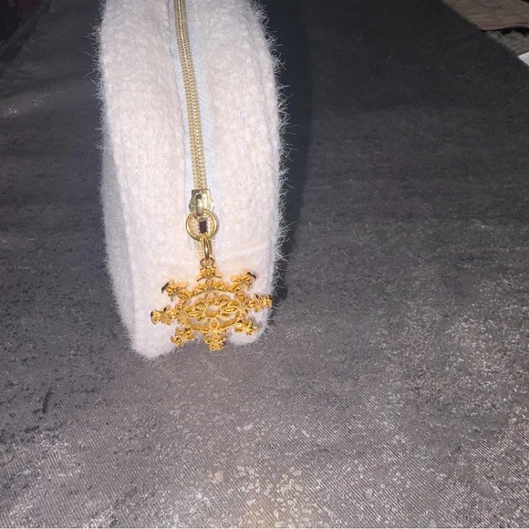 CHANEL White Textured Pouch with Gold Accent - Picture 6 of 8